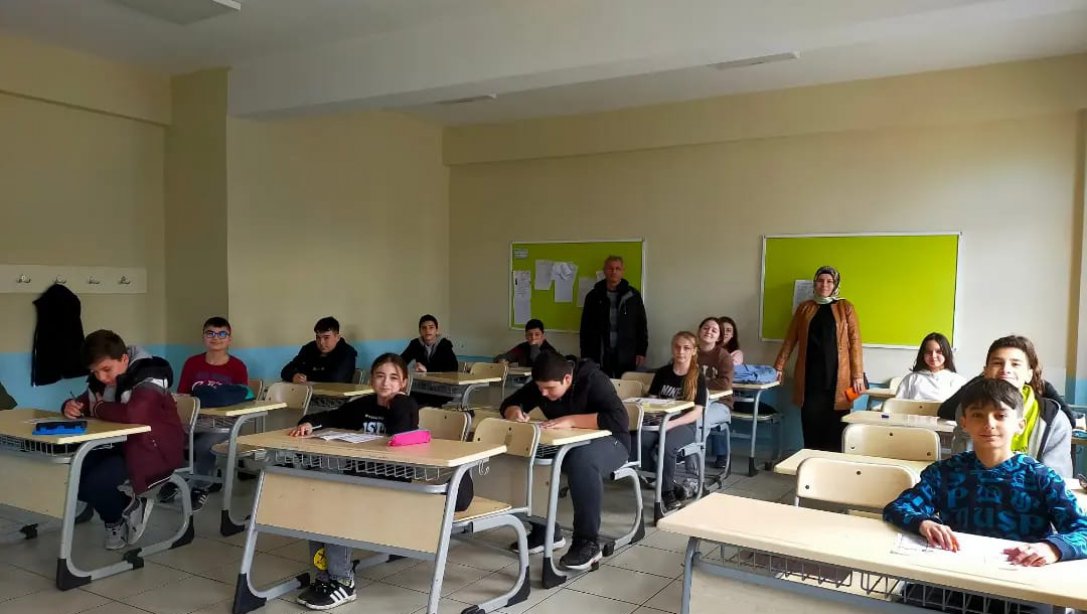 Destekleme ve Yetiştirme kurs denetimleri Şube Müdürü Gülcihan ÖNDER ve İmam Hatip Ortaokulu Müdürü Mustafa ÇELEN tarafından yapıldı.