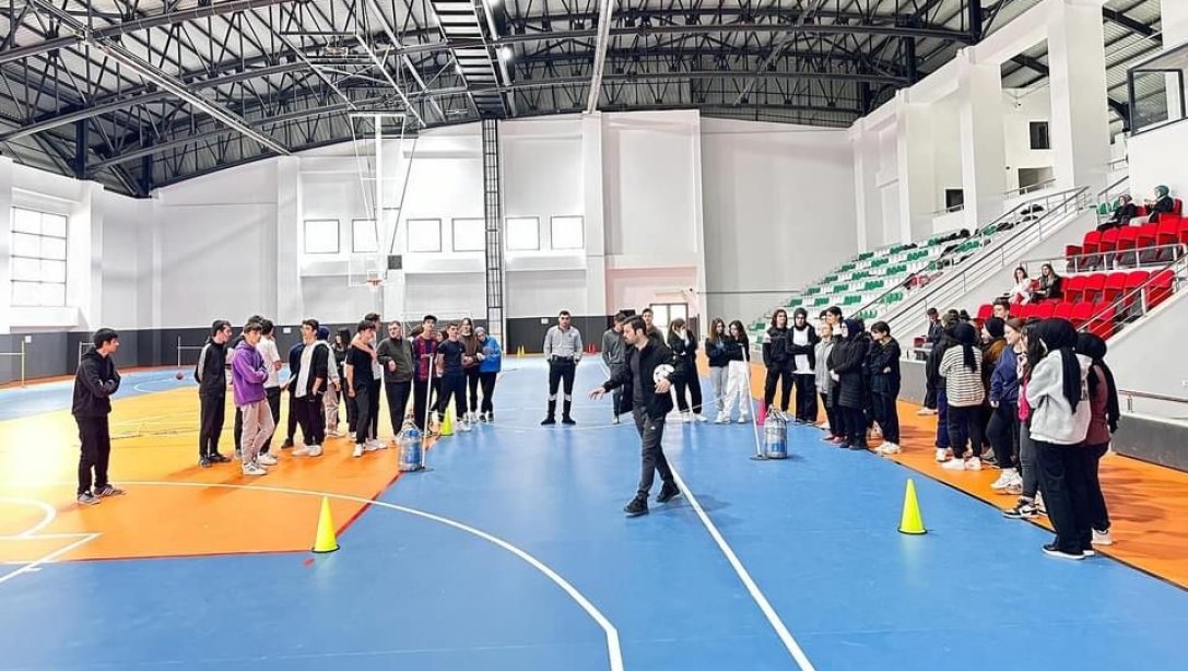 19 Mayıs Atatürk'ü Anma Gençlik ve Spor Bayramı Etkinlikleri Kapsamında Ortaokul ve Lise Öğrencilerimiz İle Etkinlik ve Yarışmalar Düzenlendi