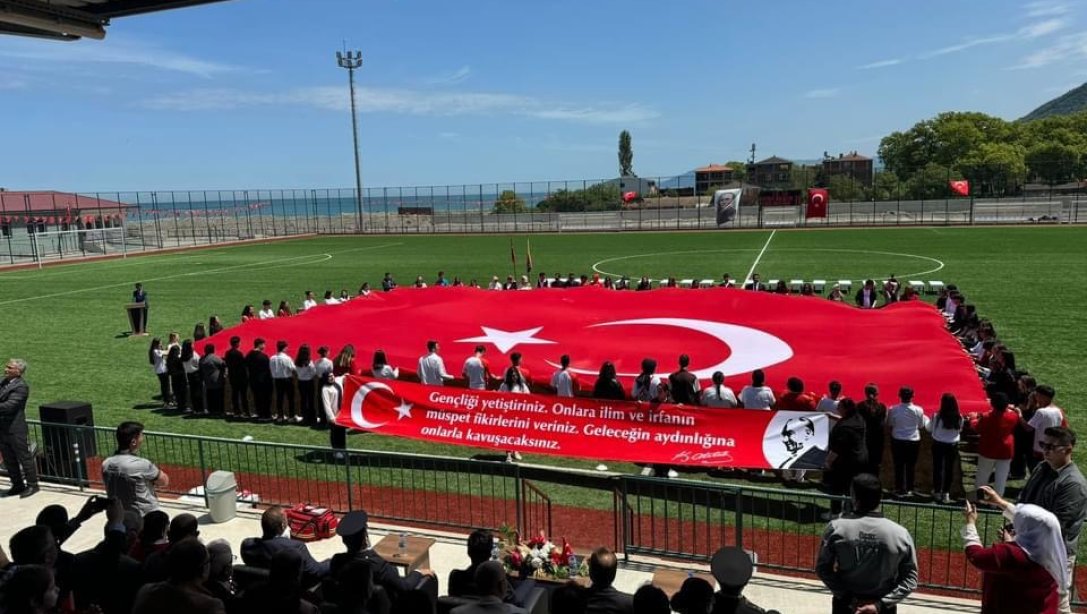 Çatalzeytin Şehit Engin Açıkgöz ÇPA Lisesimizin Hazırlamış Olduğu 19 Mayıs Atatürk'ü Anma, Gençlik ve Spor Bayramının 105. Yılı  Çoşkuyla Kutlandıı.