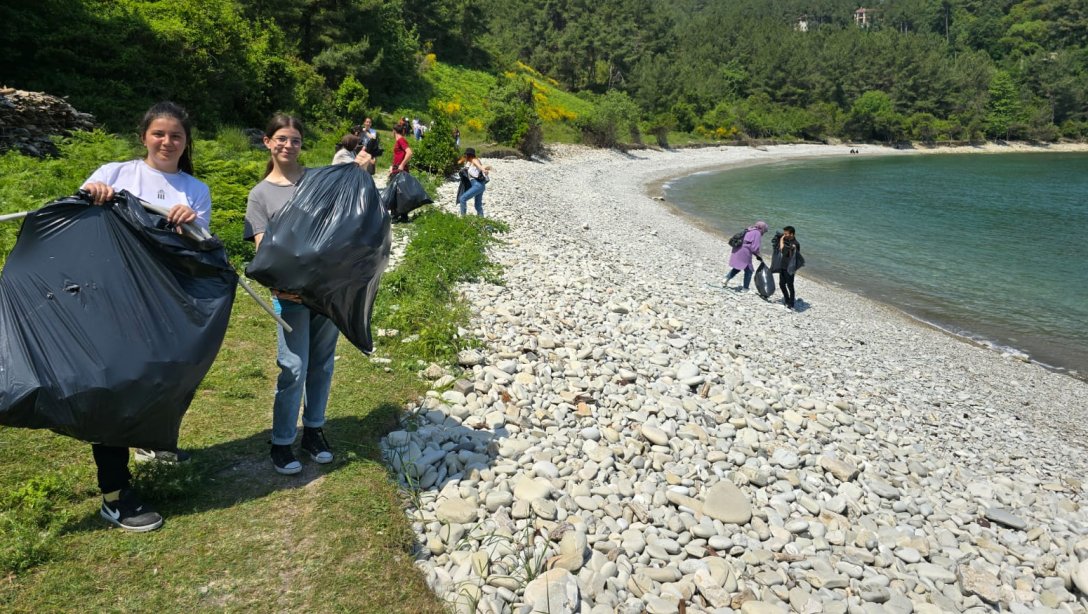 CATALZEYTIN ŞEHİT ENGİN AÇIKGÖZ ÇPAL MÜDÜRLÜĞÜMÜZ TARAFINDAN 5 HAZİRAN DÜNYA ÇEVRE GÜNÜ KAPSAMINDA GİNOLU KOYU ÇEVRE TEMİZLİĞİ YAPILDI.