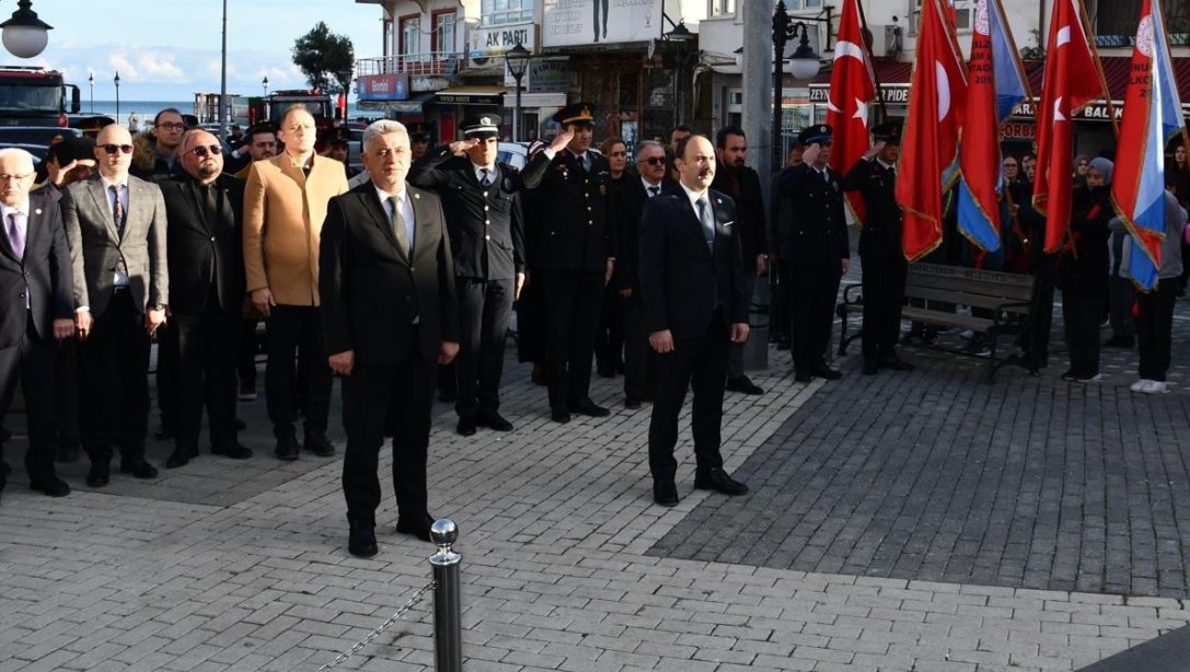 10 Kasım Atatürk'ü Anma Günü Vesilesiyle Tertip Edilen Çelenk Sunma Programı Gerçekleştirildi.